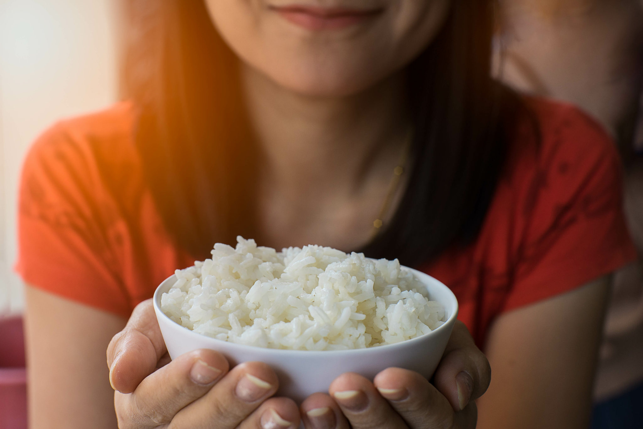 Eating soft rice. Женщина с разеным Риом. Must Rice девушка. Girl eat Rice.